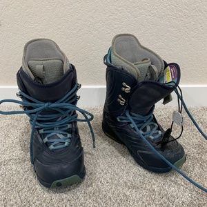 Burton Sapphire snowboarding boots- STILL FOR SALE